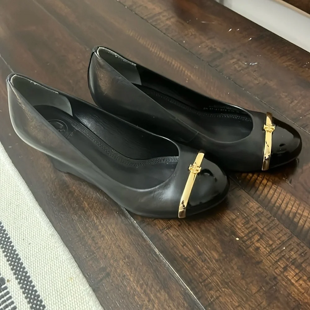 Tory Burch Black and Gold Heels